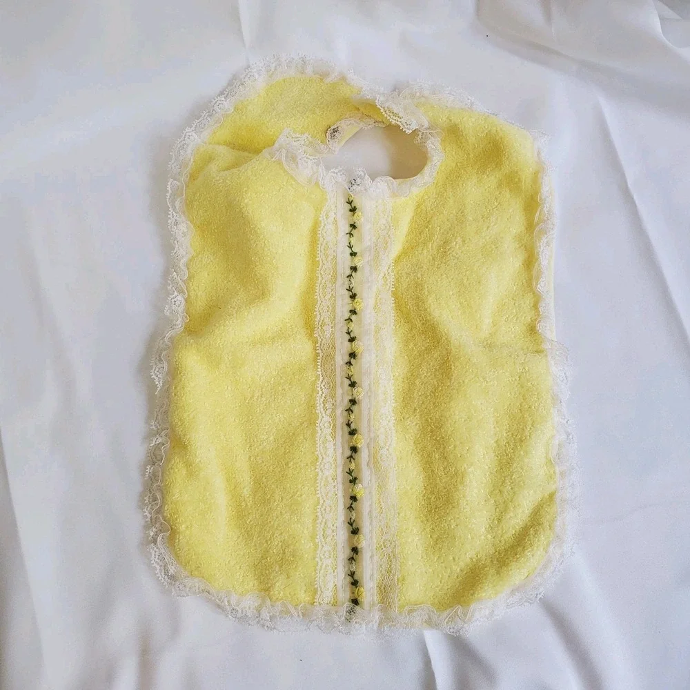 VTG Baby Bib 100% Cotton Made in USA Lace Trim White Pink Roses Alexis Farm Doll